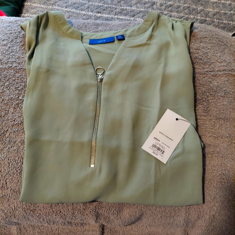Women's plus size top